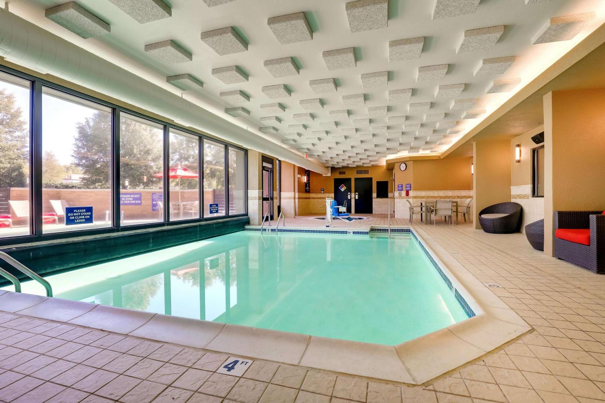 Drury Inn & Suites Charlotte University Place Εξωτερικό φωτογραφία