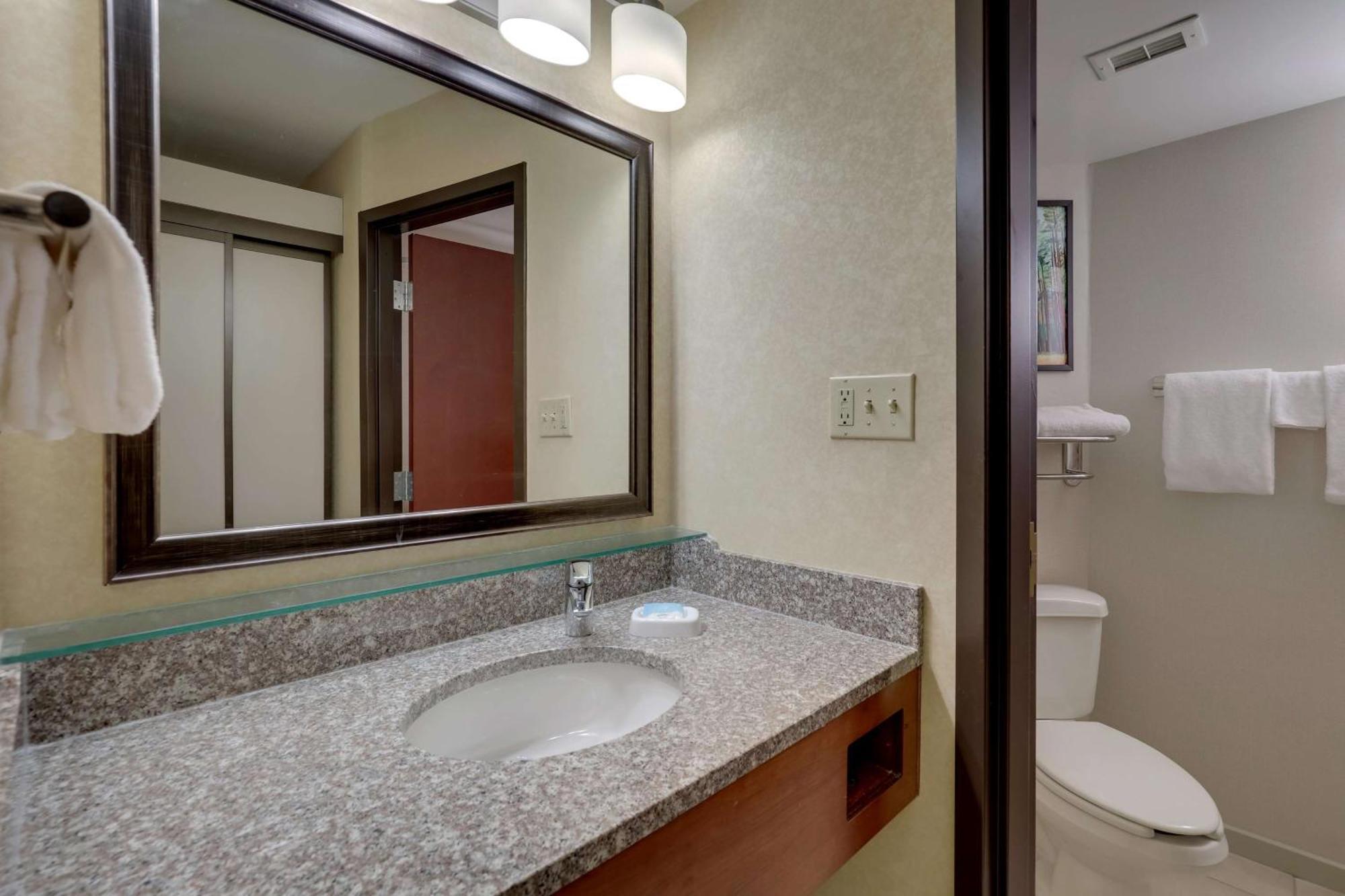 Drury Inn & Suites Charlotte University Place Εξωτερικό φωτογραφία
