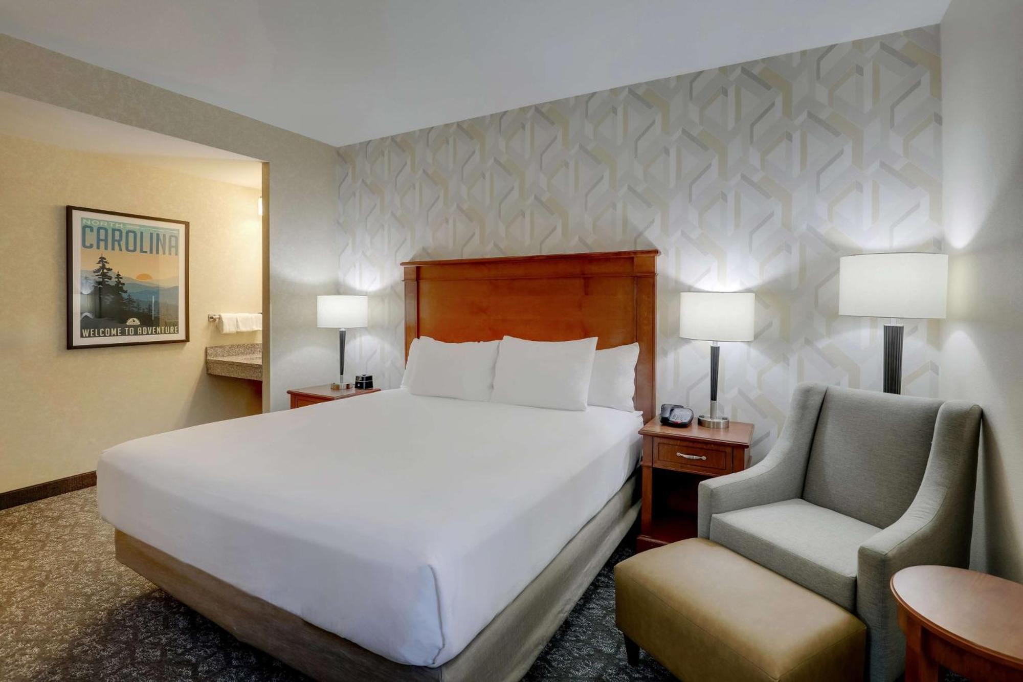 Drury Inn & Suites Charlotte University Place Εξωτερικό φωτογραφία