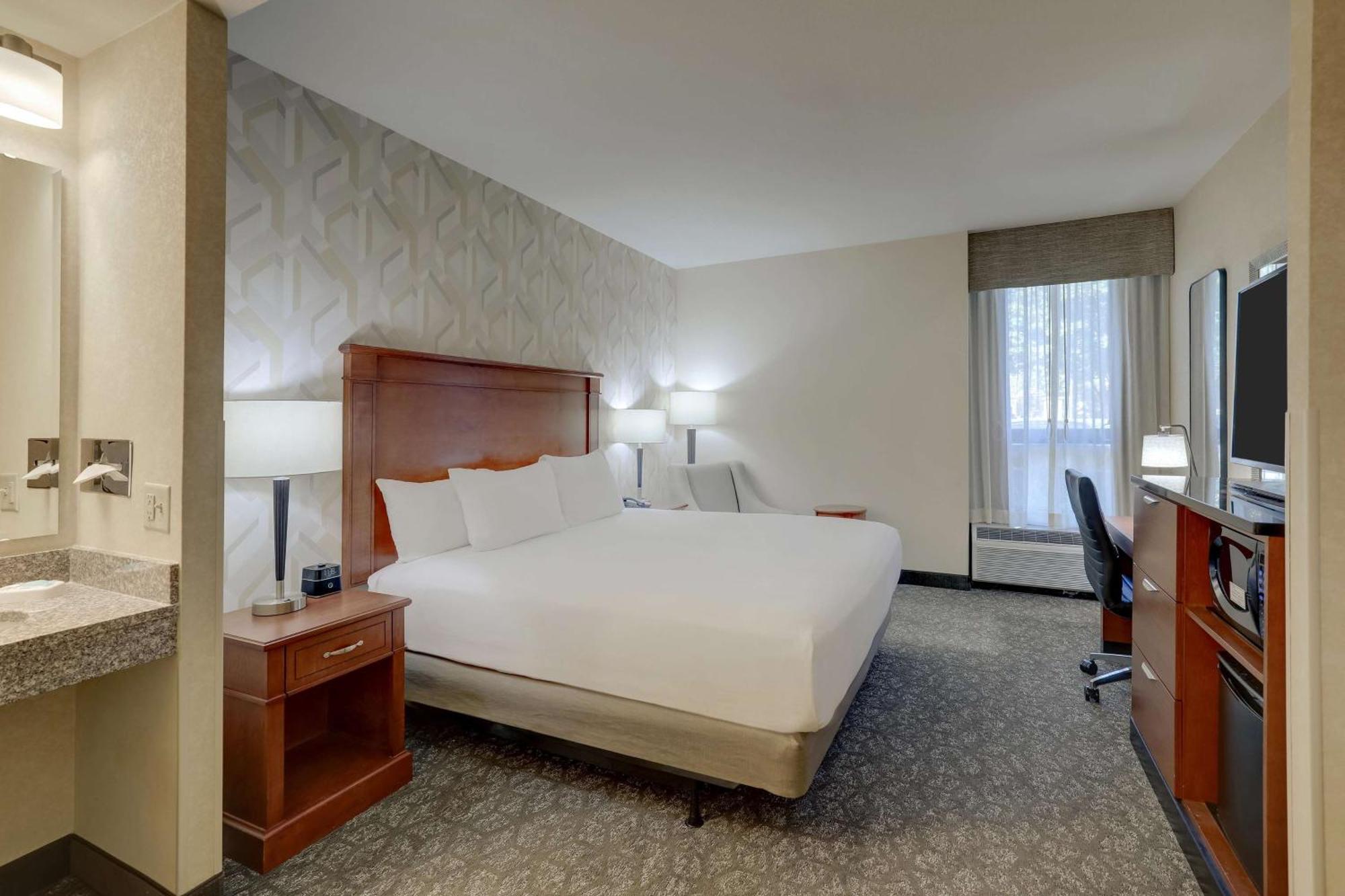 Drury Inn & Suites Charlotte University Place Εξωτερικό φωτογραφία