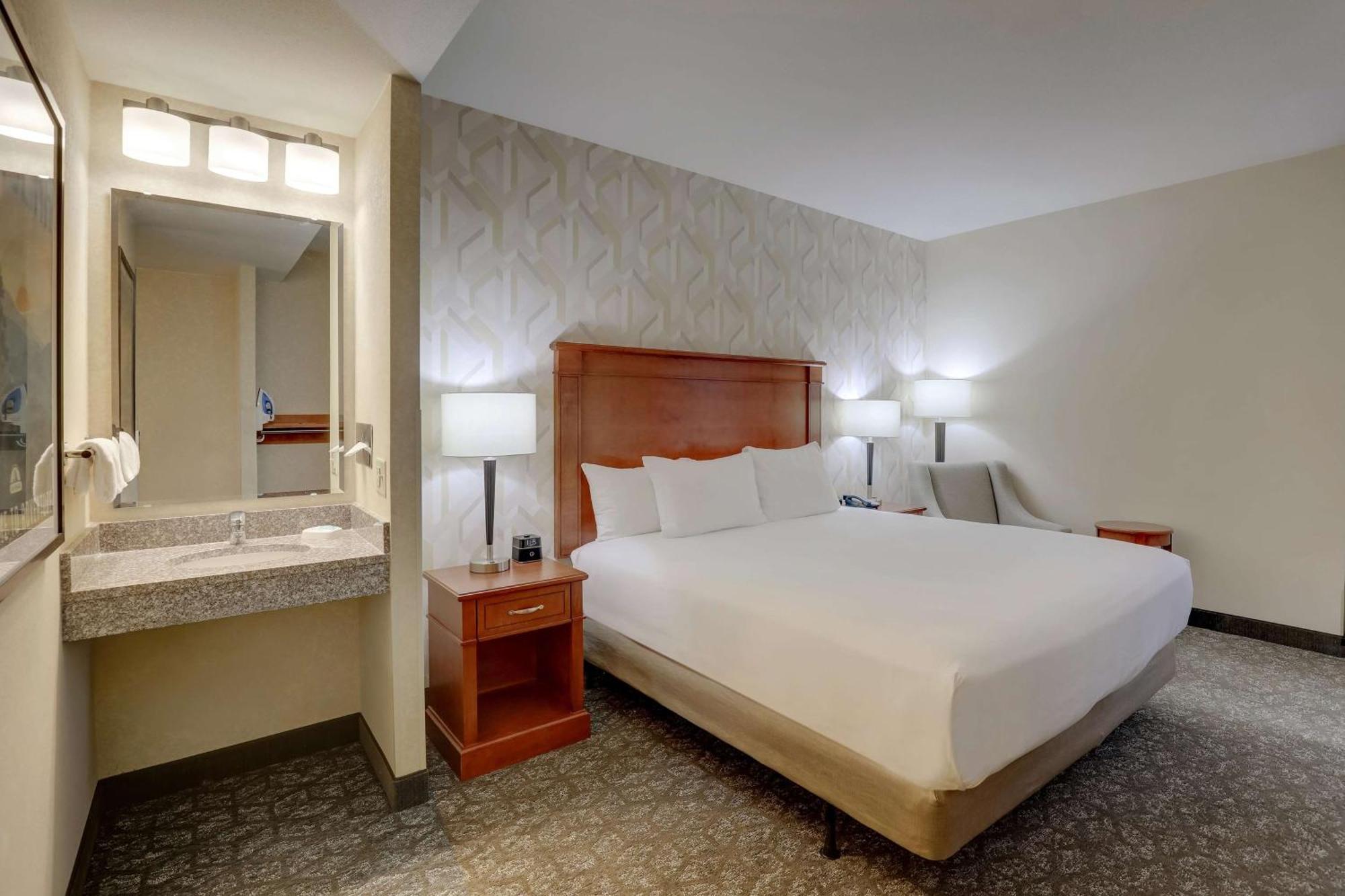 Drury Inn & Suites Charlotte University Place Εξωτερικό φωτογραφία