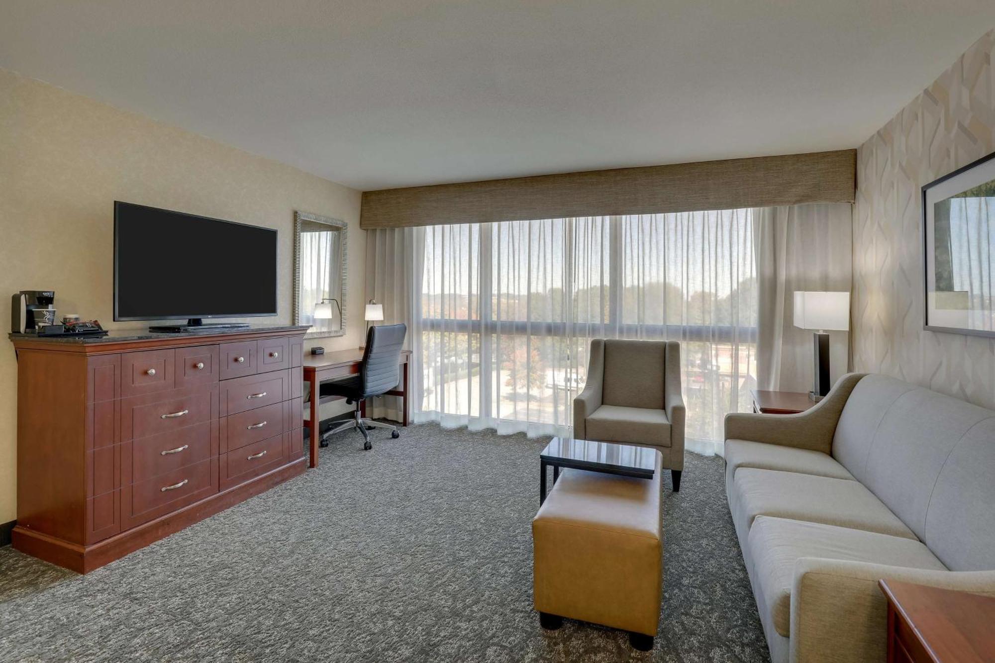 Drury Inn & Suites Charlotte University Place Εξωτερικό φωτογραφία