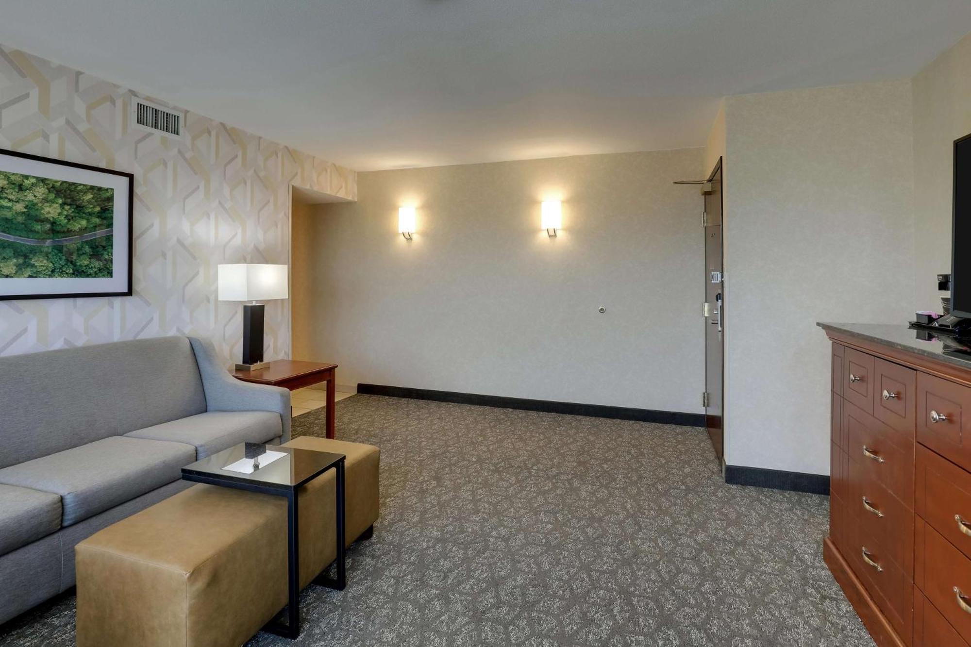 Drury Inn & Suites Charlotte University Place Εξωτερικό φωτογραφία