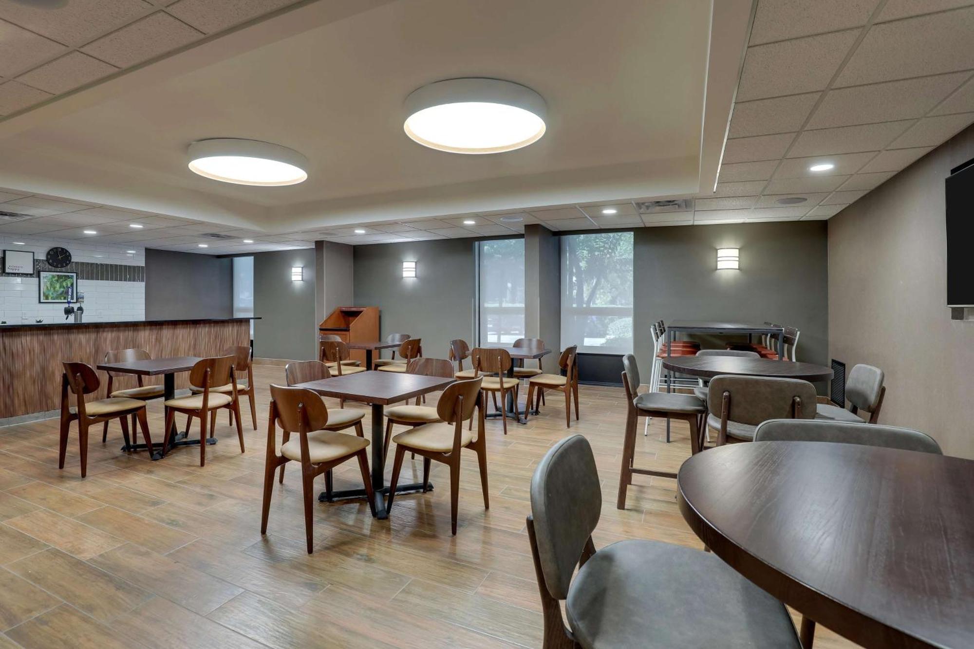 Drury Inn & Suites Charlotte University Place Εξωτερικό φωτογραφία