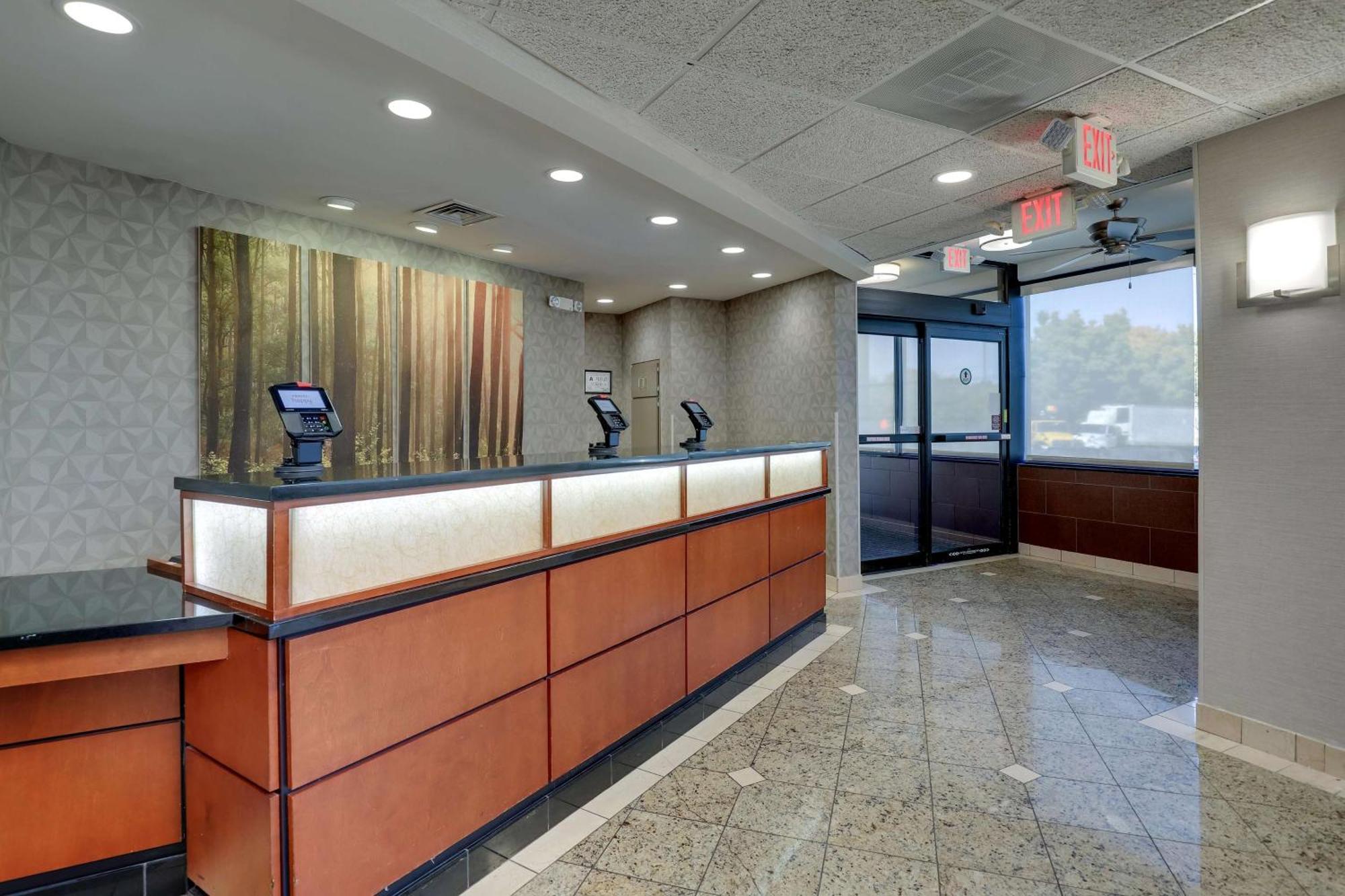 Drury Inn & Suites Charlotte University Place Εξωτερικό φωτογραφία